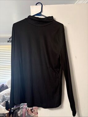 Amazon Essentials Women's Long Sleeve Black Turtleneck Tee
